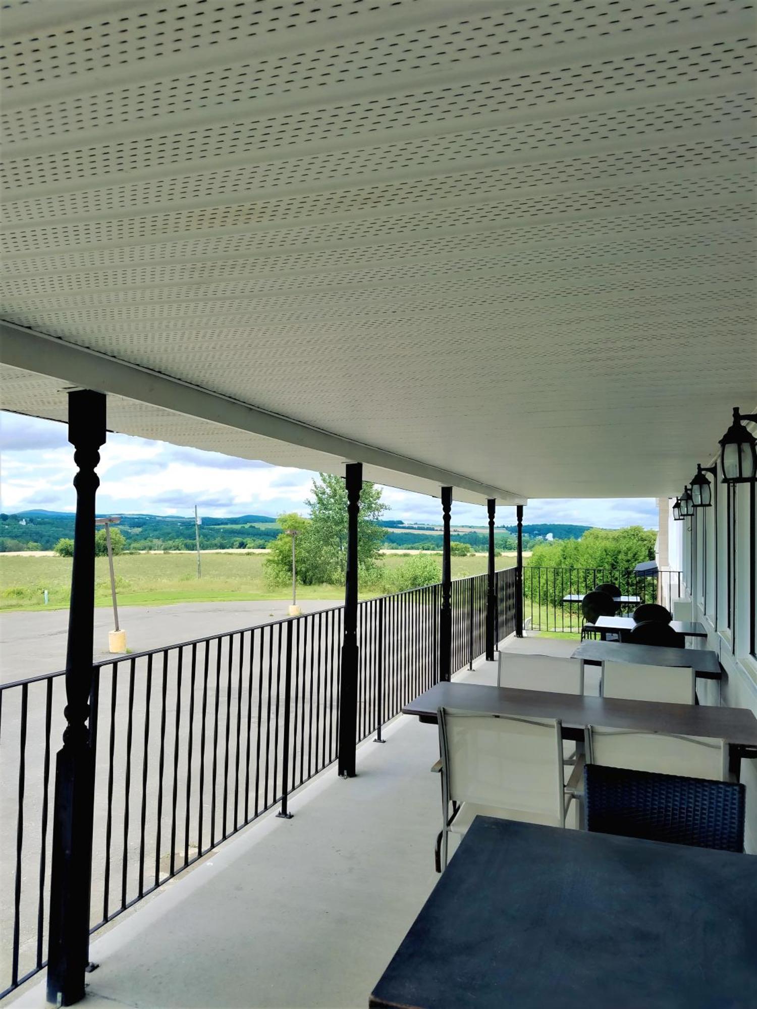 Florenceville Inn, Restaurant & Pool Eksteriør billede